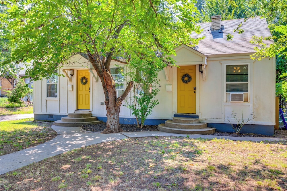 Modern OKC Duplex in Plaza: Steps to Shops & Bars!