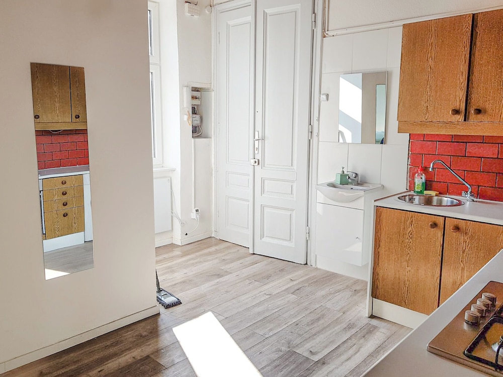Large 2BR Apt Ideal for Long Stays