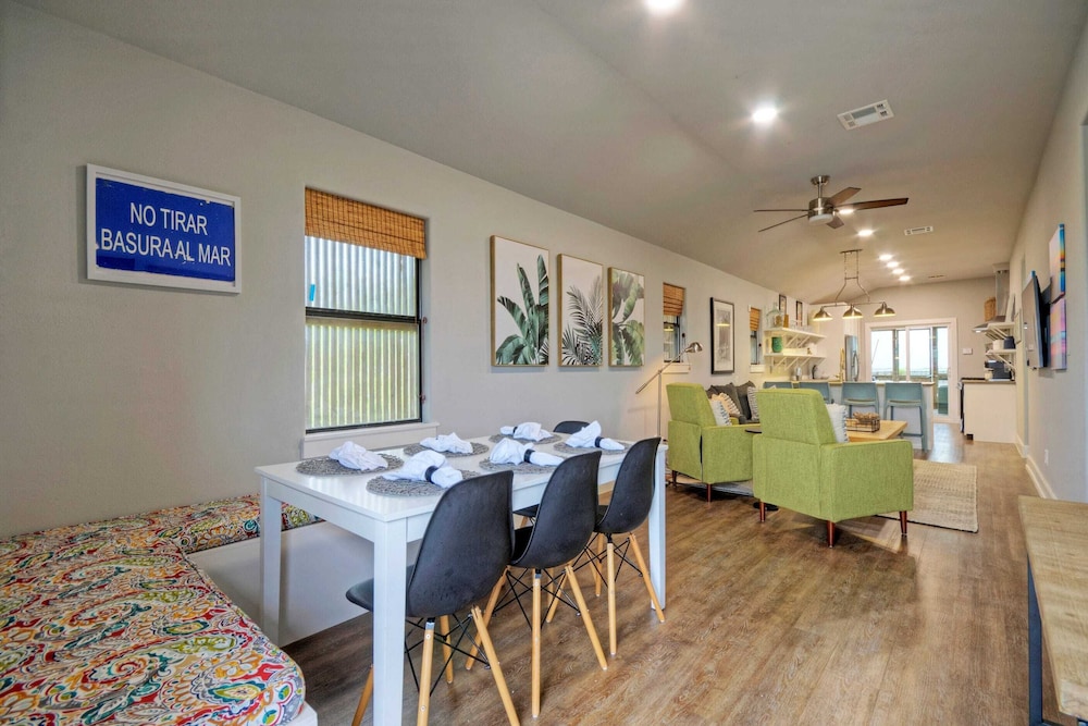 Simpatico by Avantstay Pool, Near Birding Center