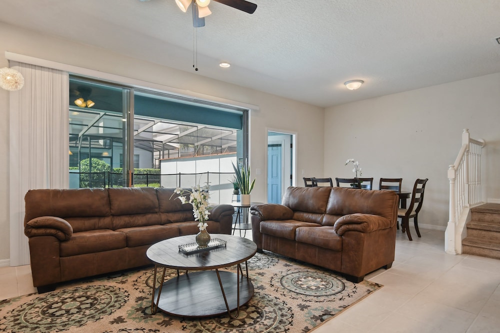 5-br Townhouse With Pool, Games, Disney