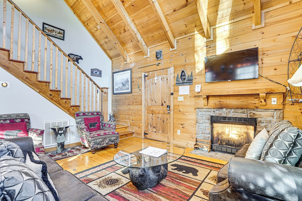 Sevierville Angler's Cabin w/ Pond Access!