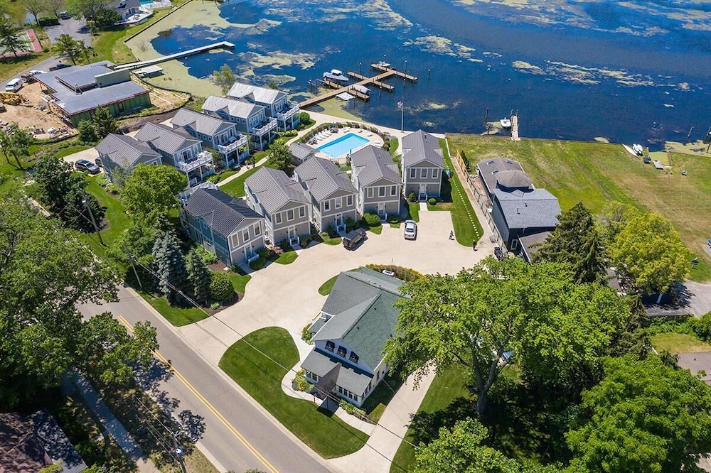 Saugatuck Harbor House