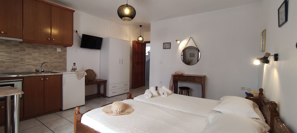 Kapetanos Rooms