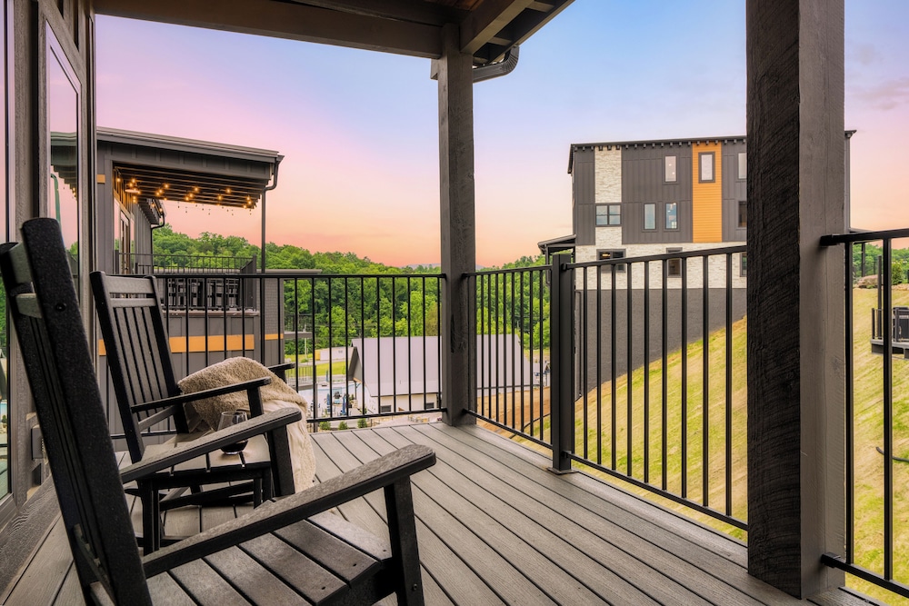 Star Gazer Luxury Rooftop Cabin