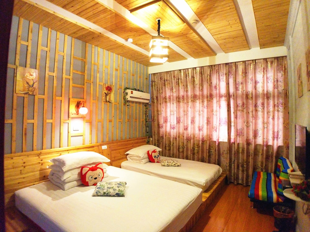 Wuzhen Guyun Qianxun Guest House