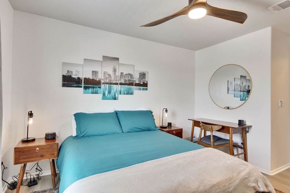 Luxury 4BR 2 5BA Home EV Charger Pool Access
