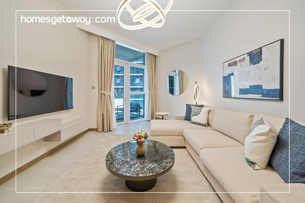 Modern 2BR – Canal-Side Elegance