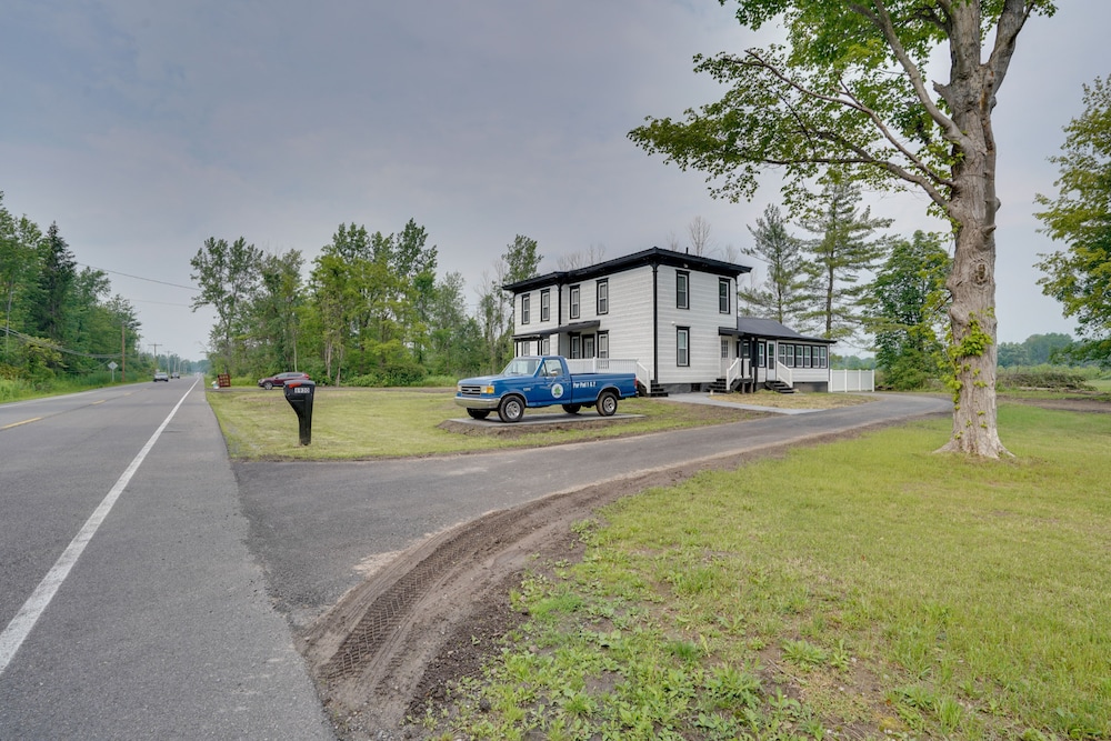 Upstate New York Vacation Rental w/ Hot Tub! view 3
