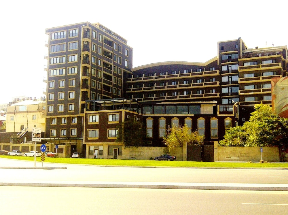 The Crown Hotel
