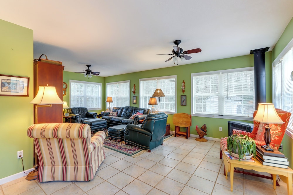 30 Acres of Mountainside Peace: Home in Marble