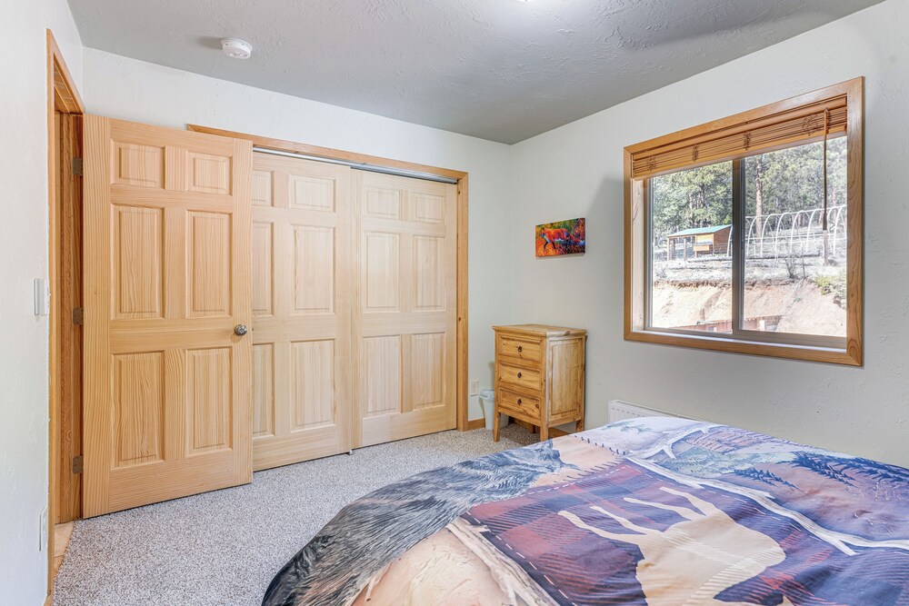8 Mi to Staunton State Park: Mtn-view Hideaway!