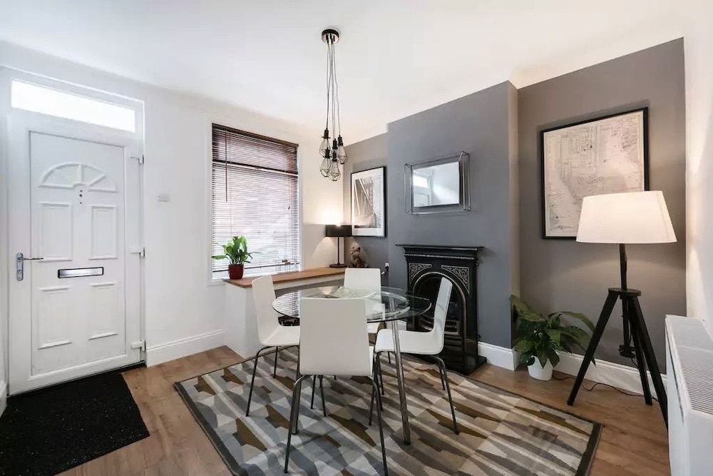 Cambridge House Luton - Inhabit Short Stays