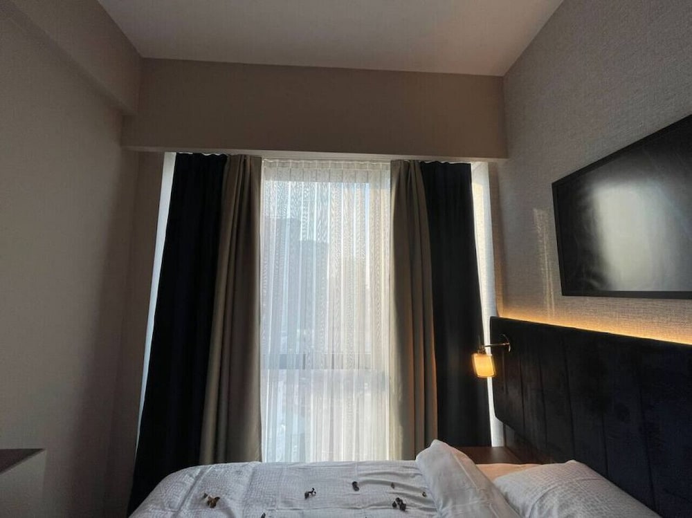 Special 2 1 Suite Apartment Near Mall of Istanbul