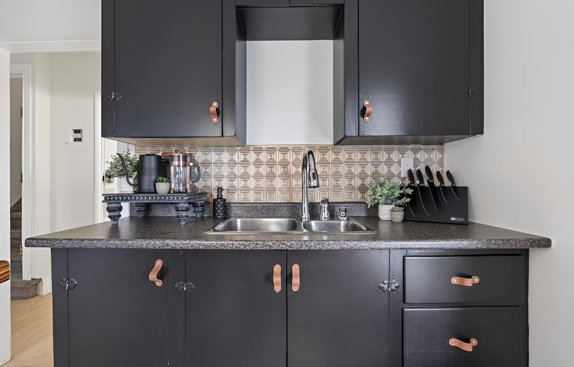 Cranbrook Vacations - The Prohibition No Service Fees Heritage Home - Property Image 4