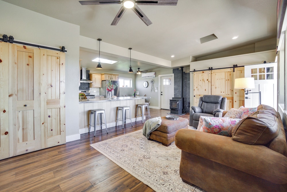 Yak Ranch w/ Mountain Views, Near Wellington!
