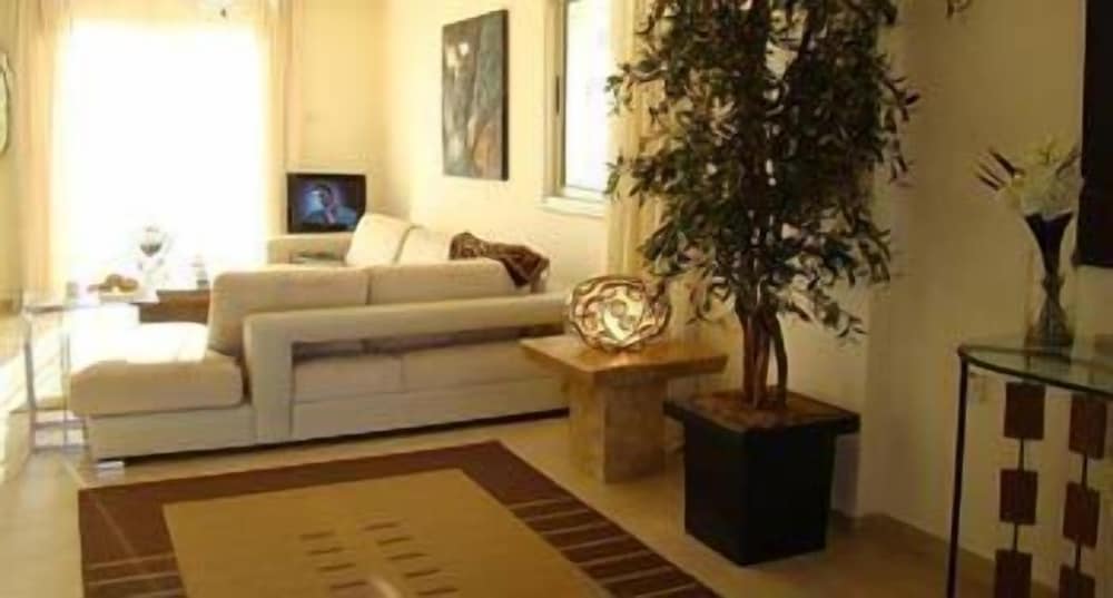 Amadora Luxury Villas