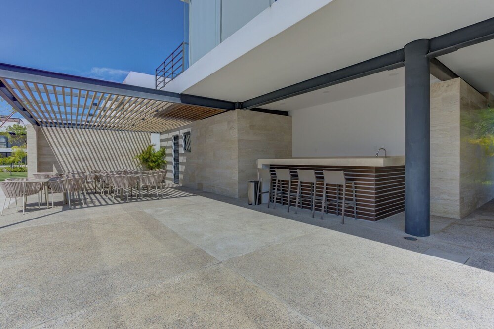 Vista Natura-Luxury Home Near the Beach