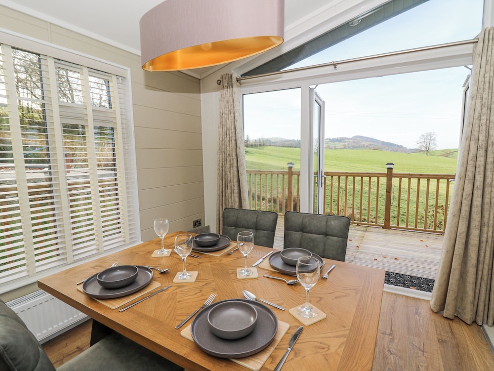 Seren Lodge