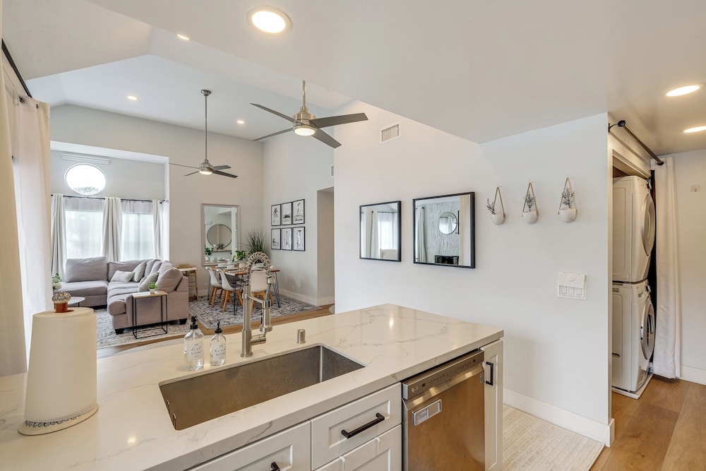 1 Mi to Coast: Family-friendly Gem in Solana Beach