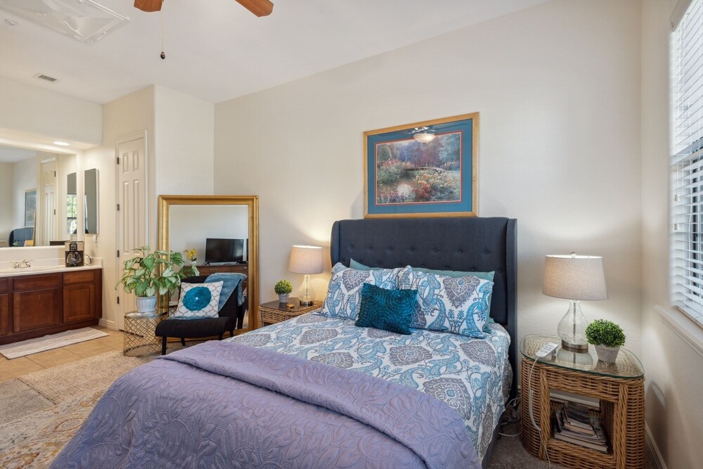 Elm Casita Apts by RedAwning view 4