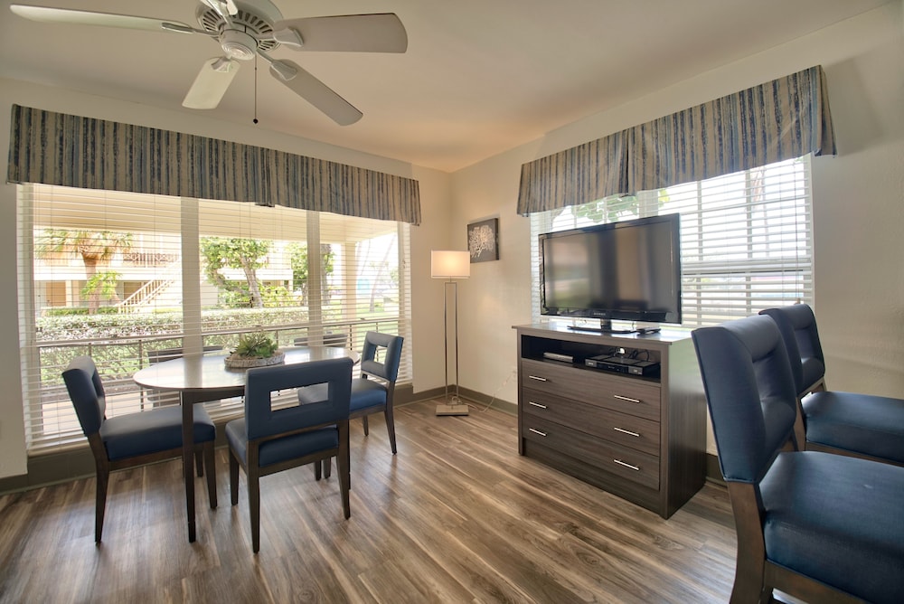Dover House Resort
