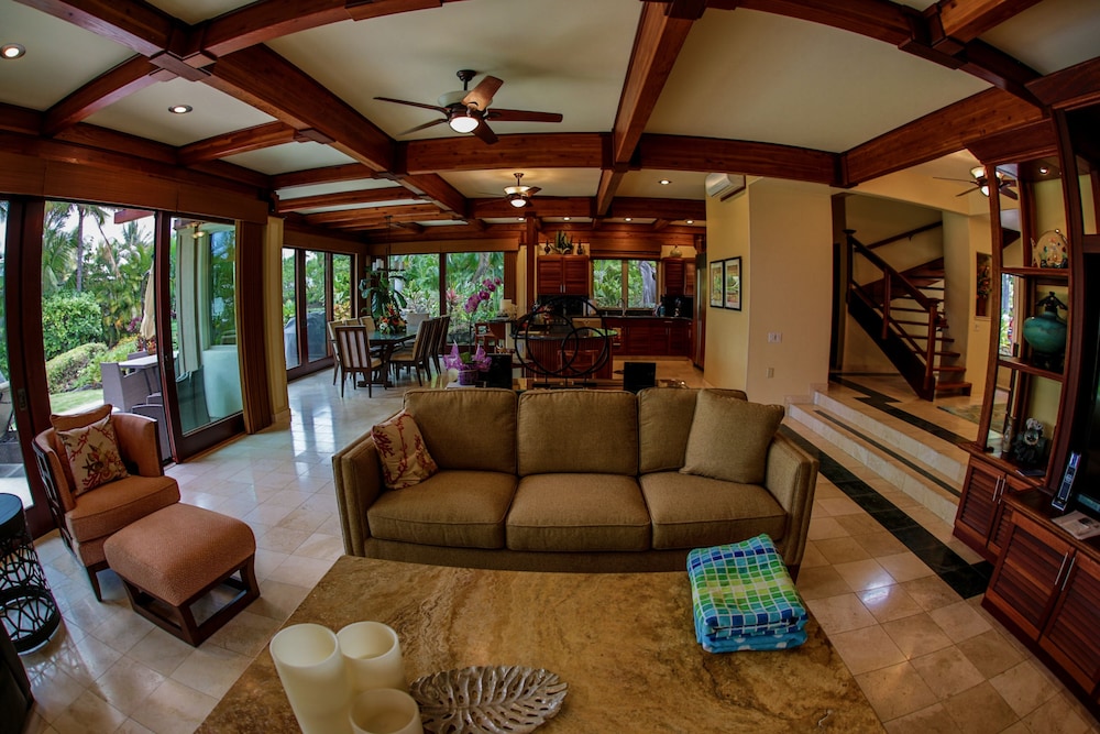 Alii Point #15 - Almost Oceanfront 3 Bedroom Home by RedAwning