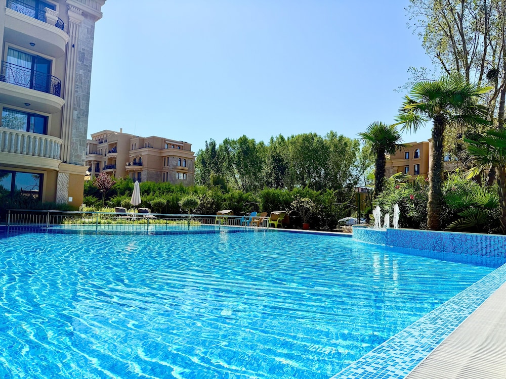 Menada Aphrodite Green Apartments