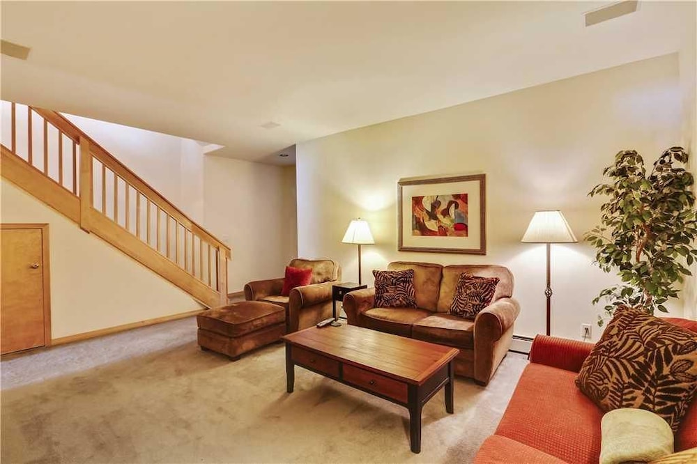Pines 101 Ski in out 4 BR Town House