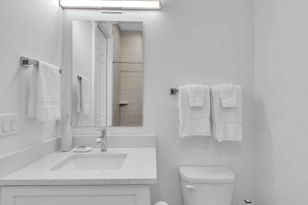 Azul Townhomes A3 - Sunrise