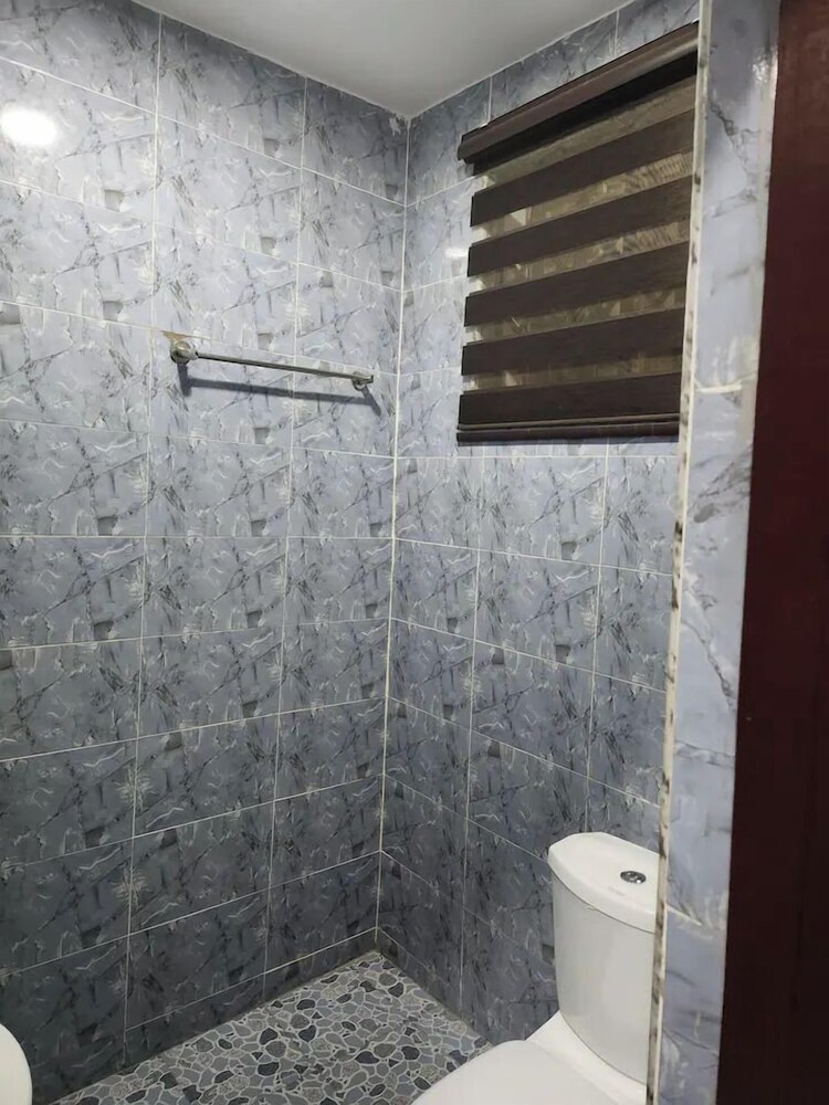 Beautiful Cozy 2 Bed Near Highway, photo 14