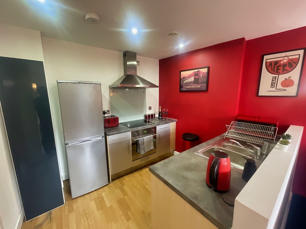 Modern 1BR City Centre Apartment view 5