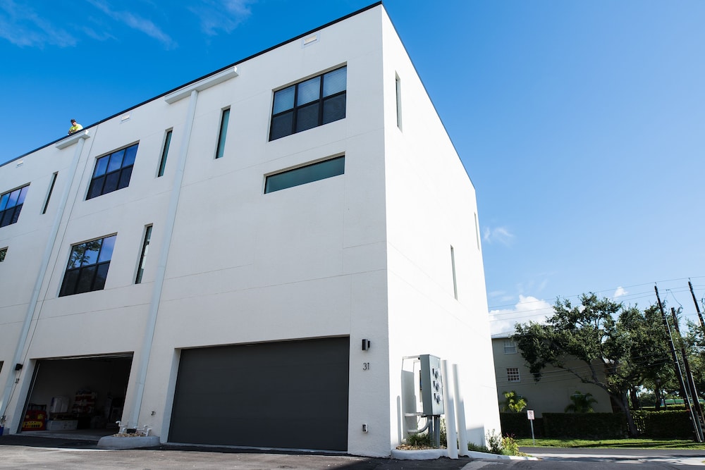 Modern 3 Bed Smarthome in Heart of Tampa