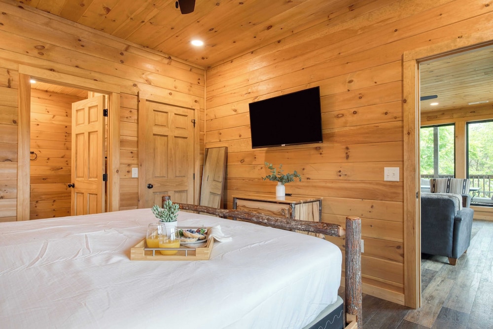 Lions Landing by Avantstay Sleeps 18 Hot Tub Game Room Views Near Pigeon Forge