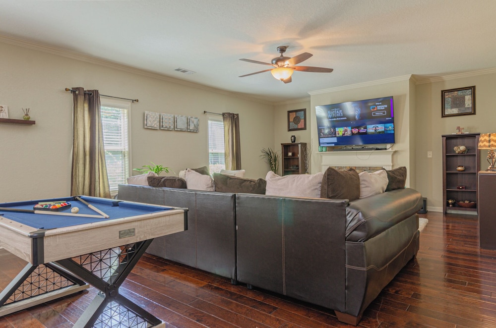 Serene Family Hideaway 4Br w Pool Table