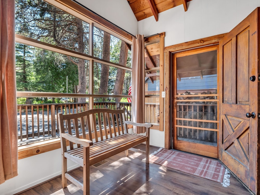 851h Tahoe Classic Cabin Near The Beach 2 Bedroom Cabin