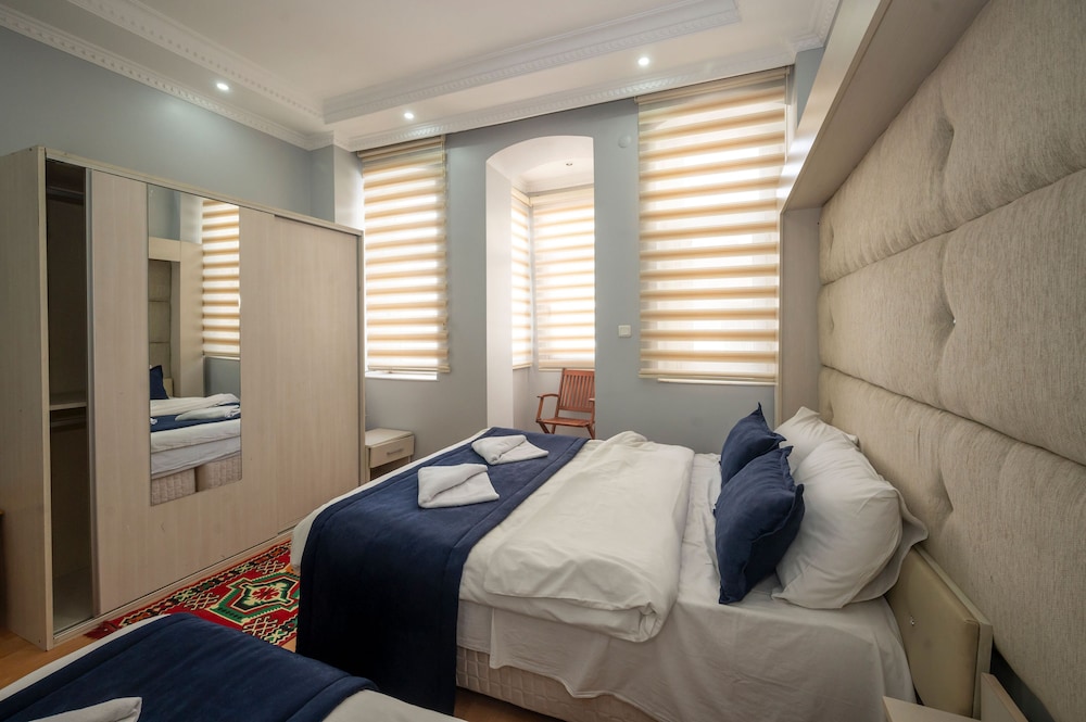 Taksim Suite II