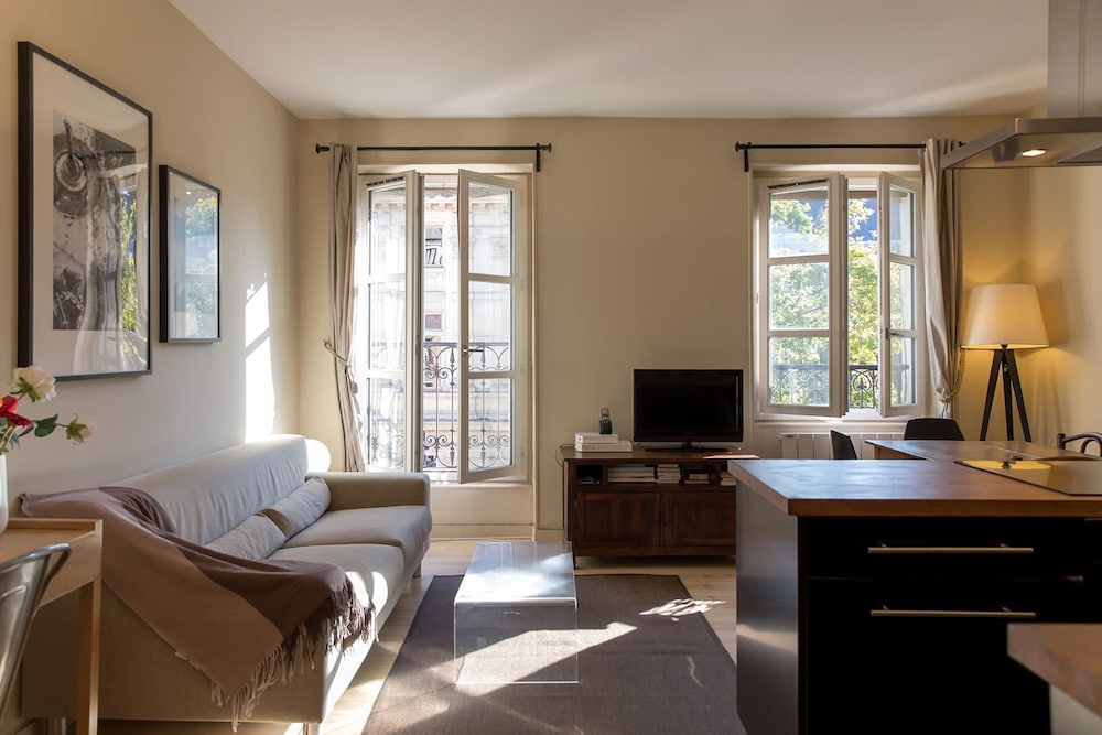 Rivoli Market I Comfortable 1 Bed Apt Near Hotel de Ville