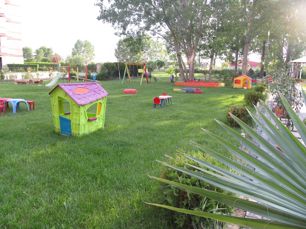 Nessebar Vacations - Aparthotel Cote dAzure - Property Image 2