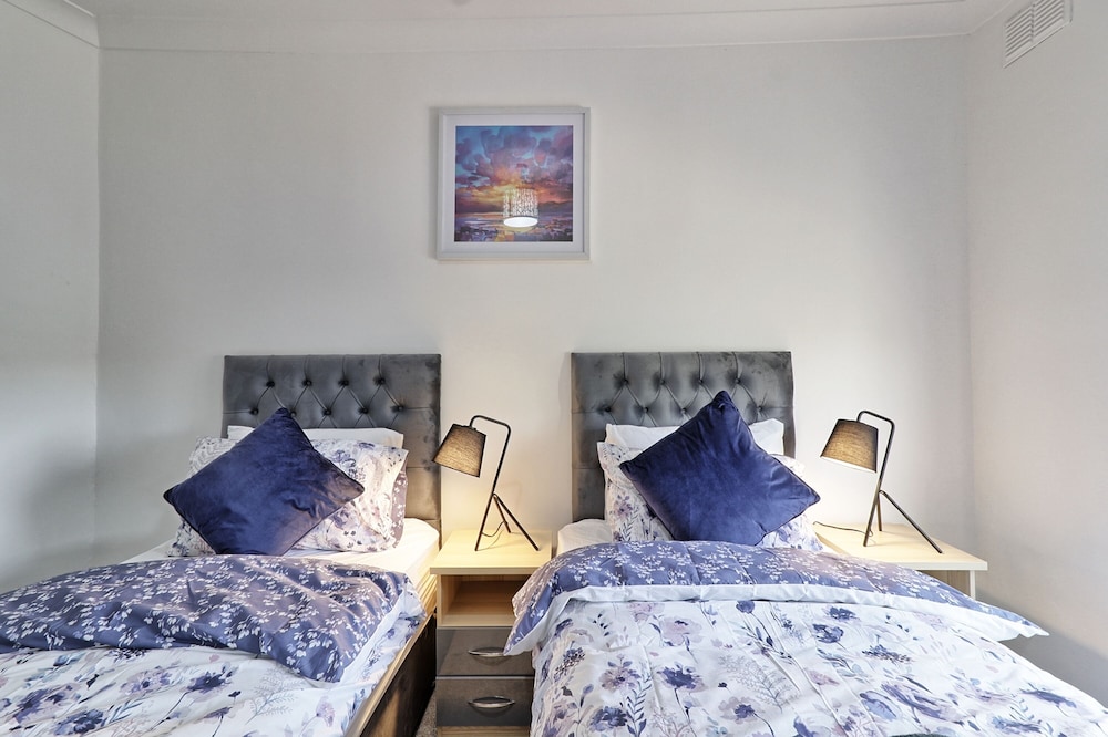Lovely 2bed Apartment in Westcliff-on-sea! view 4
