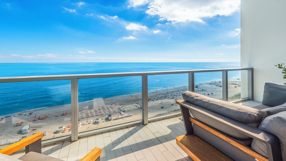 Luxury Vacation Rentals in South Beach by LRMB