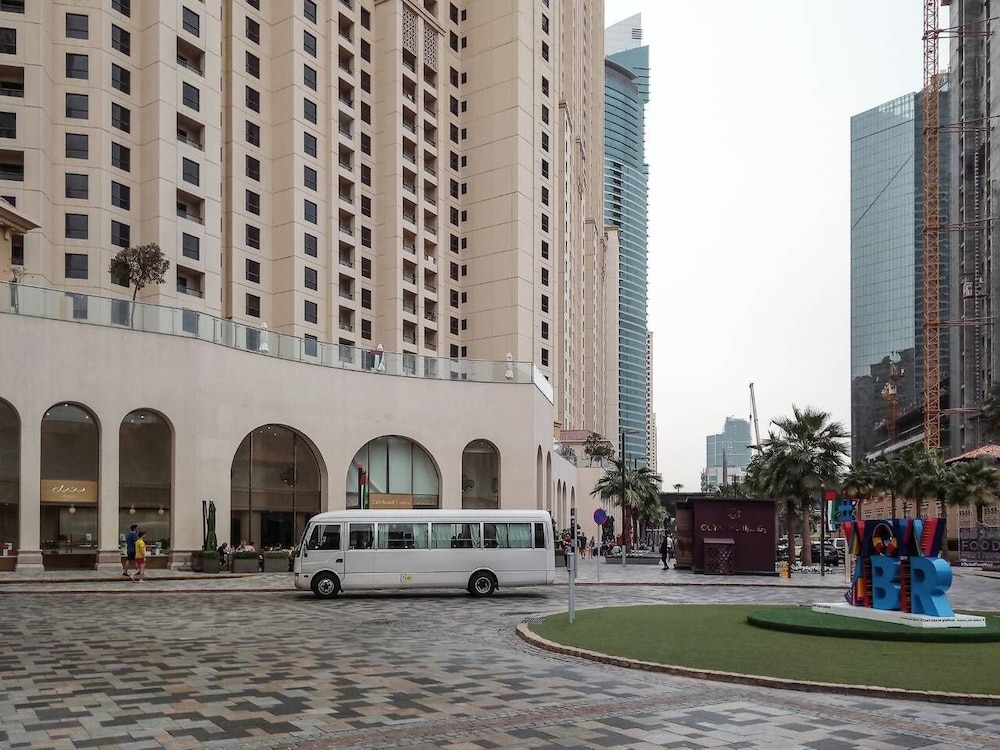 Full SEA Views! Gorgeous 2BR in JBR - Sleeps 6