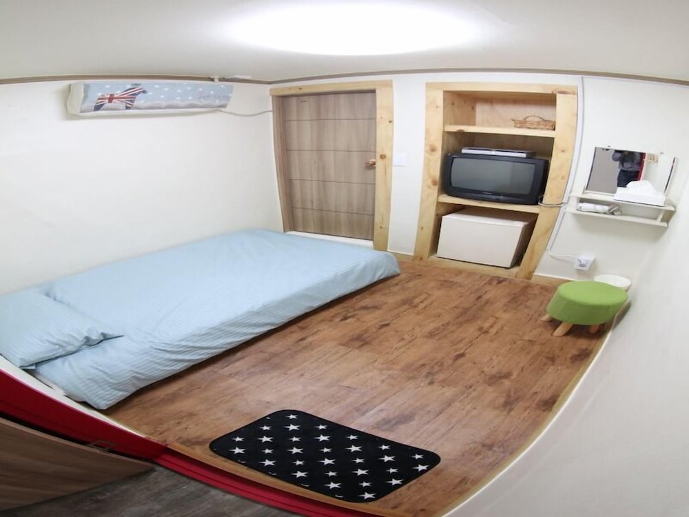 Naru Hostel