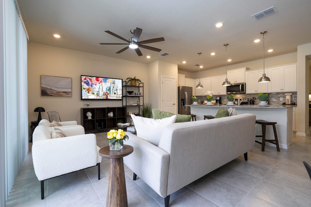 Stunning 5Bd w/ Pool @ Windsor Island Resort 3814