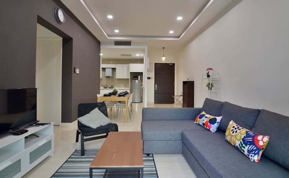 Comfy 2BR Tritower Suite Near JB Ciq, Jbcc & Capri