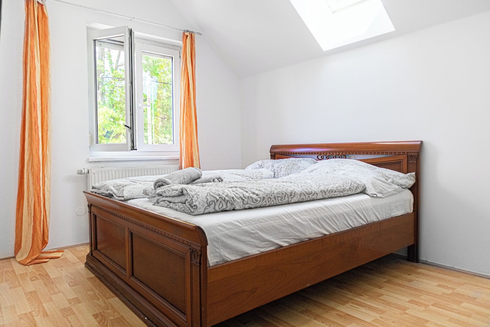 Luxury Garden Villa Sleeps 16 Guests