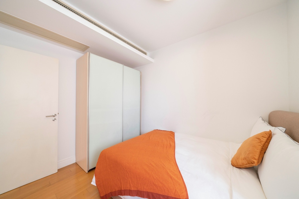 Tyms Cozy 2BR 1BA Apt Yongxin Century