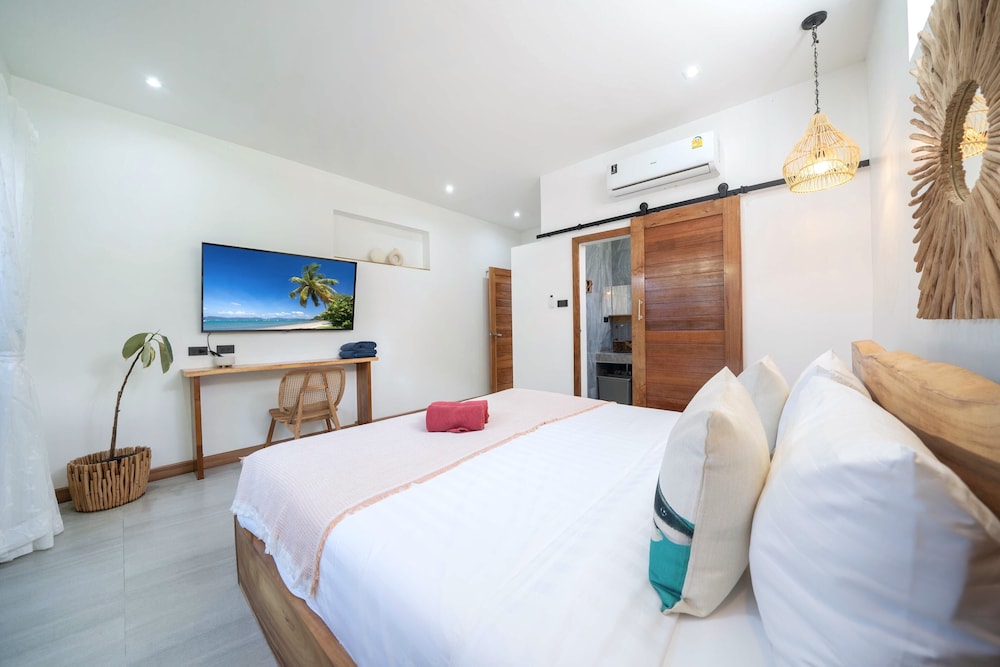 4-Storey Villa Mare with Seaview Pool