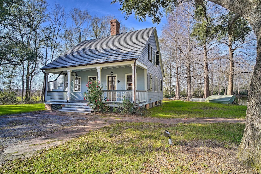 Idyllic Houma Vacation Rental on Shared Pond! view 2