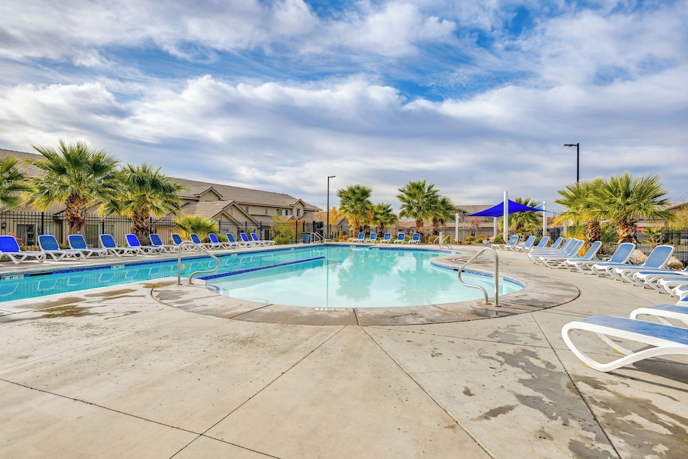 Hike, Bike & Swim: Utah Family Home w/ Mtn Views!