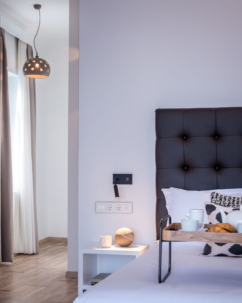 Shapes Luxury Suites photo 3